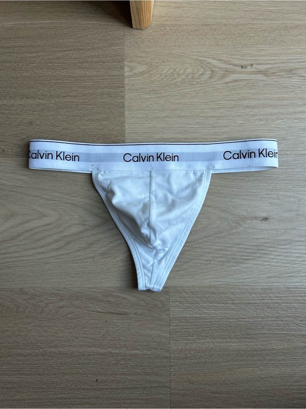 Calvin Klein | Modern Cotton Stretch Thong in White (Small)